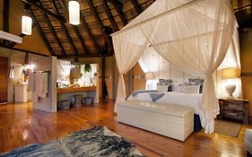 Bush Lodge - Amakhala Game Reserve